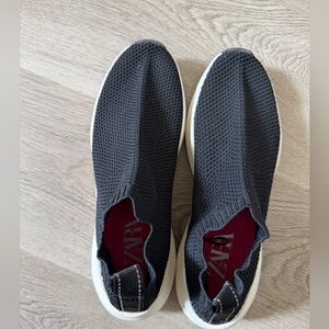 Zara Men's Black Knit Slip-On Sneakers